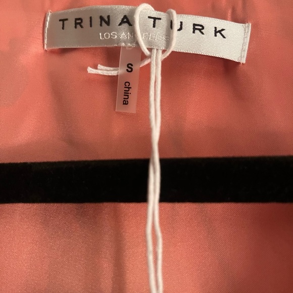 Trina Turk ruffled short sleeve wrap top, size Small - Picture 4 of 7